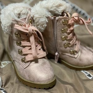 Frosted pink toddler boot size 8